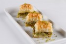 Baklava med pistasjnøtter Porsjon (6 stykker) 210 GR  thumbnail