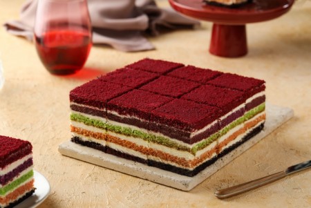 Regnbue fløyelkake Mono Cake 165 GR x 9 skiver 